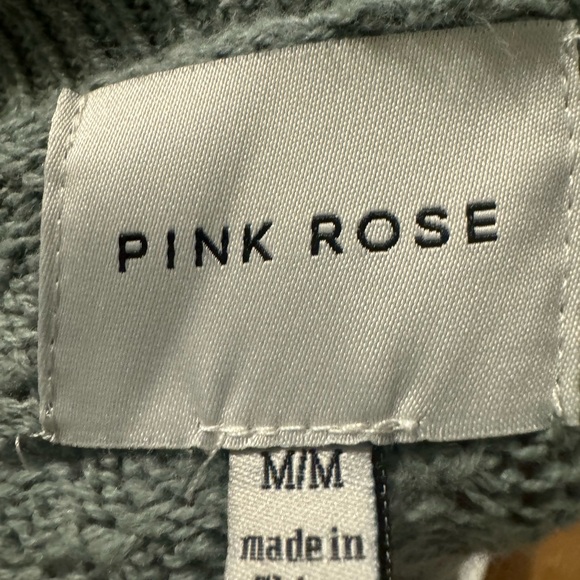 Cropped Sweatshirt✨4/30$✨ - Picture 2 of 2